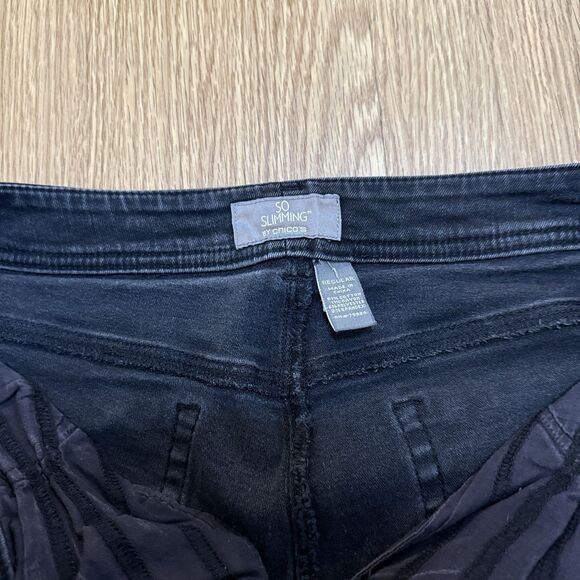 Chicos So Slimming Dark Wash Black Straight Leg Jeans Women's Sz 1R US M/8 - Picture 3 of 6